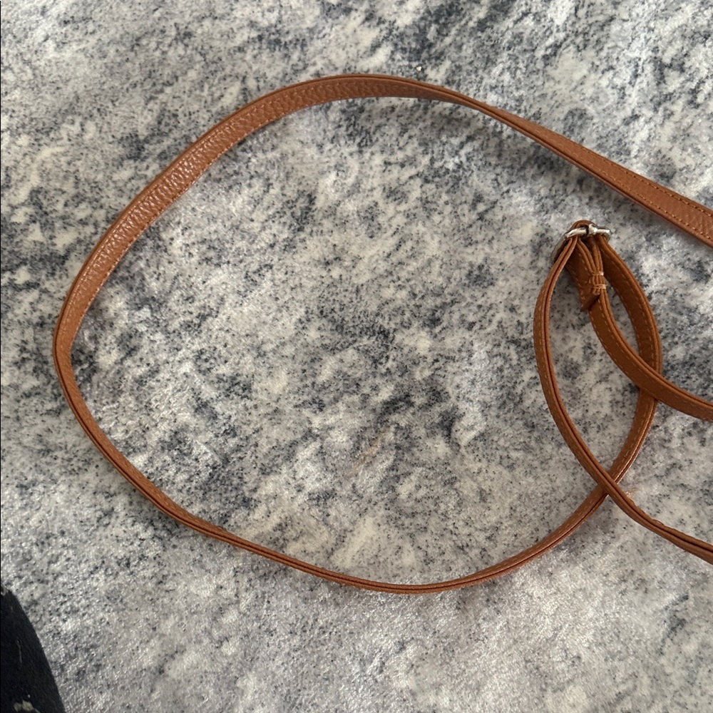 Striped Tan and Black Crossbody Bag 🩵 - Picture 8 of 8